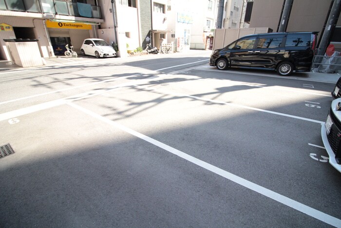 物件外観写真5　(駐車場)