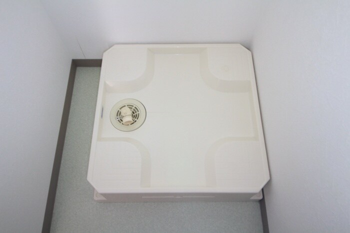 物件内観写真12　(洗濯機置場)