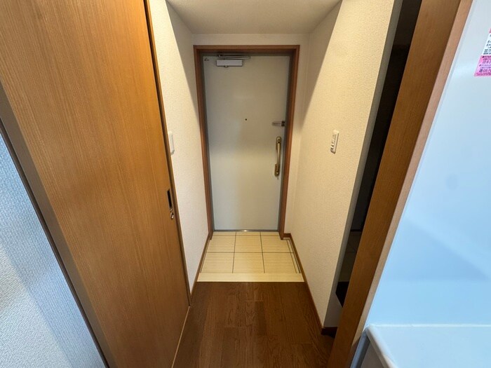 物件内観写真15　(玄関)