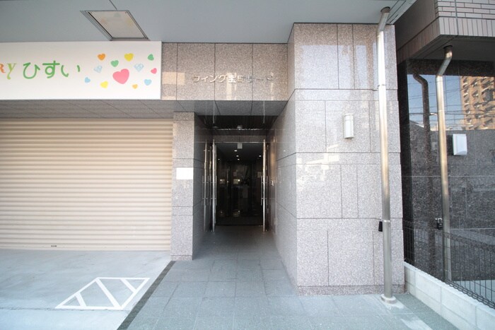 物件外観写真2　(エントランス部分)