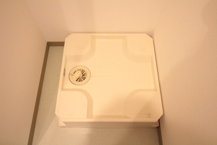 物件内観写真14　(洗濯機置場)