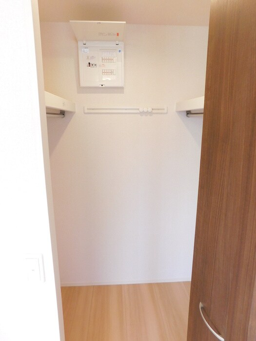 物件内観写真13　(収納)