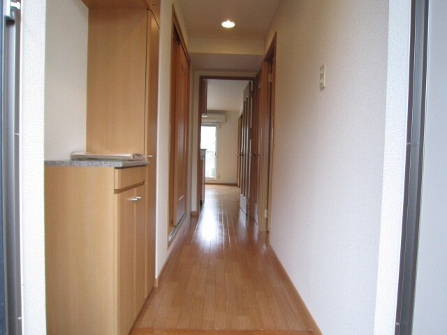 物件内観写真6　(廊下)