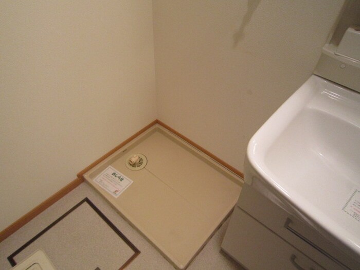 物件内観写真11　(洗濯機置場)