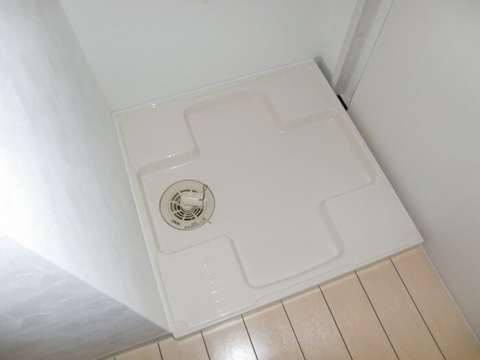 物件内観写真12　(洗濯機置場)