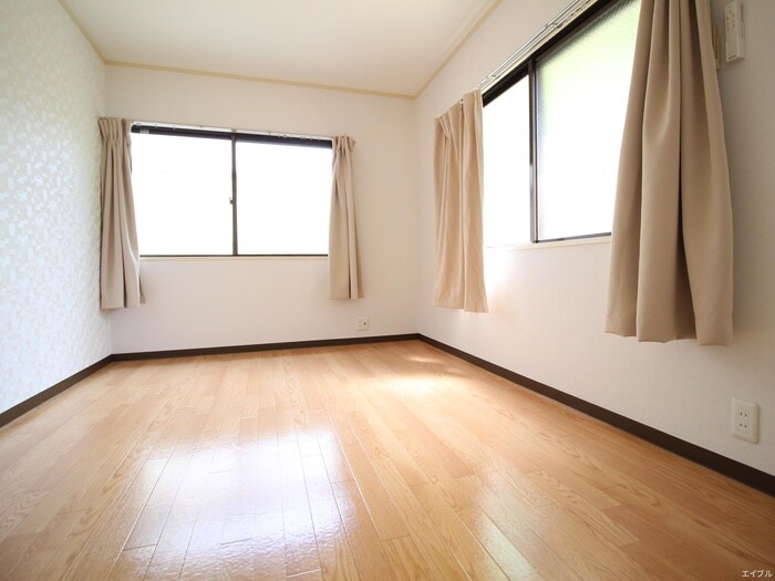 物件内観写真8　(居室)