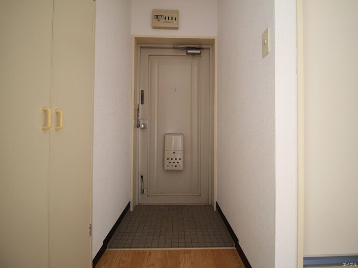 物件内観写真15　(玄関)