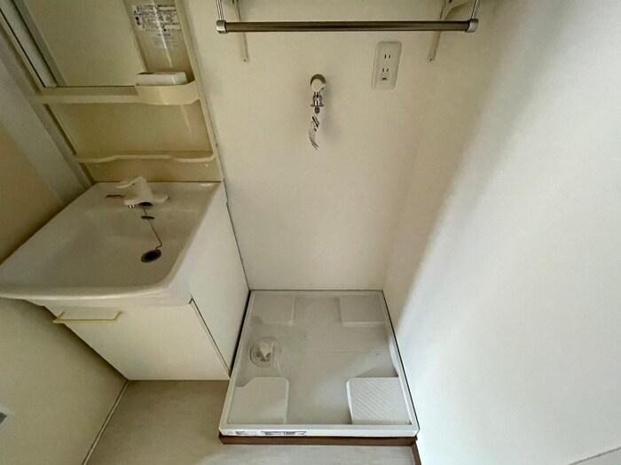 物件内観写真15　(洗濯機置場)