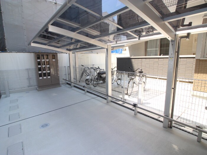 物件外観写真4　(駐輪場)