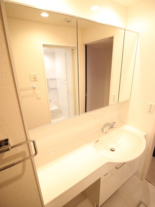 物件内観写真11　(洗面)