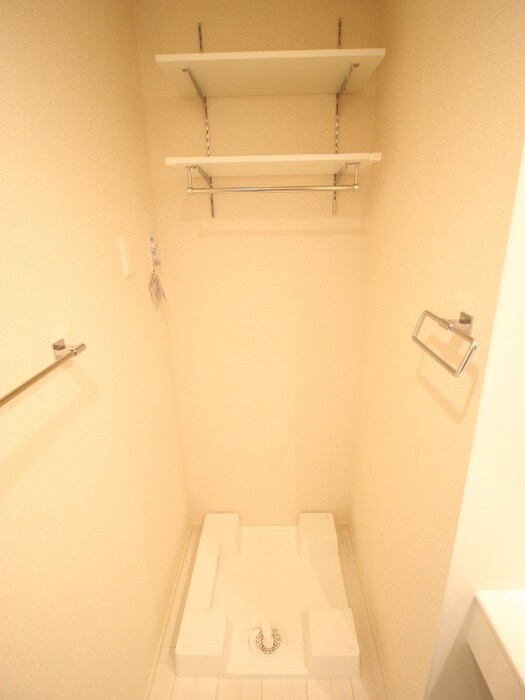 物件内観写真22　(洗濯機置場)