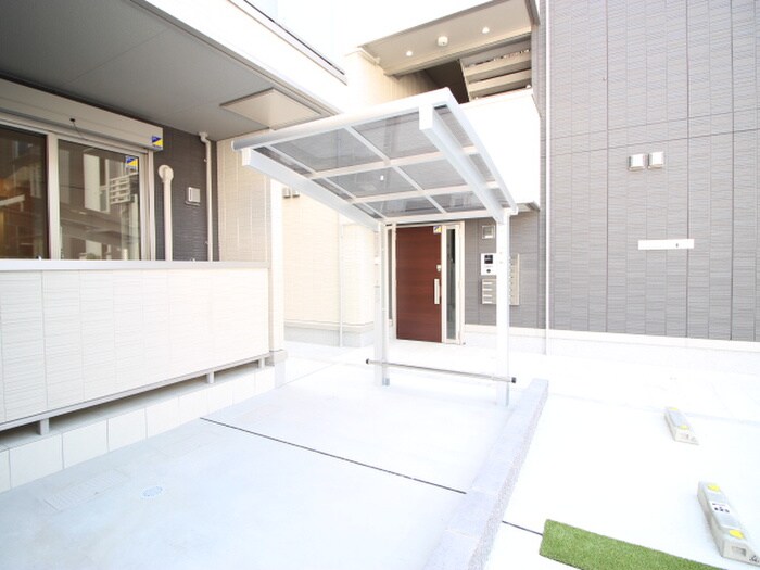 物件外観写真3　(駐輪場)