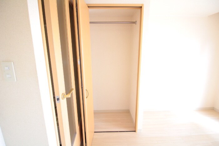 物件内観写真12　(収納)