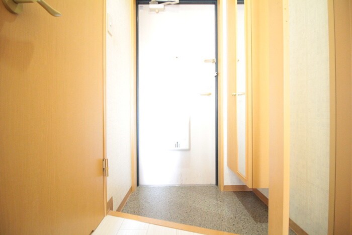 物件内観写真13　(玄関)