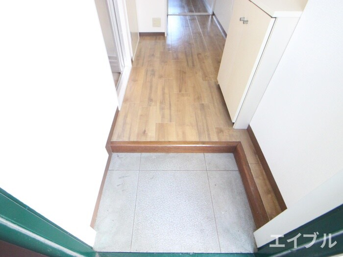 物件内観写真16　(玄関)