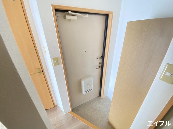 物件内観写真13　(玄関)