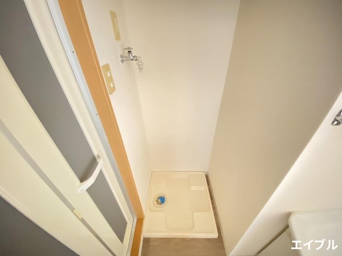 物件内観写真17　(洗濯機置場)