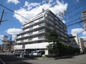 ホワイトハイツ（３階）外観写真