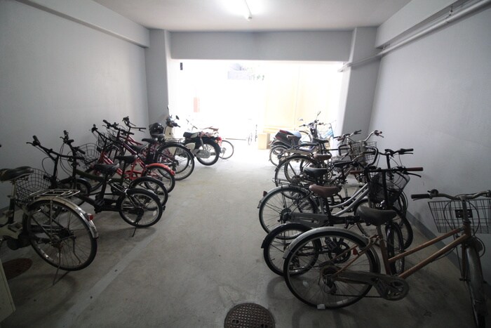 物件外観写真6　(駐輪場)