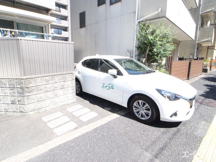 物件外観写真2　(駐車場)