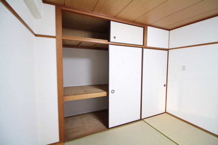 物件内観写真12　(収納)