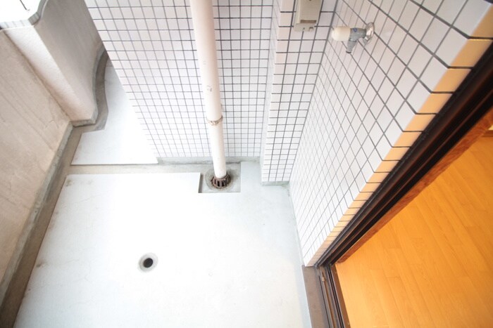 物件内観写真15　(洗濯機置場)