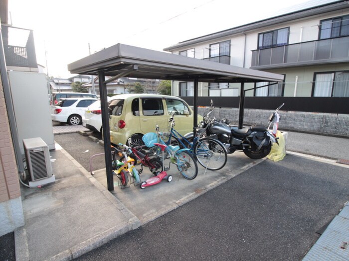 物件外観写真4　(駐輪場)