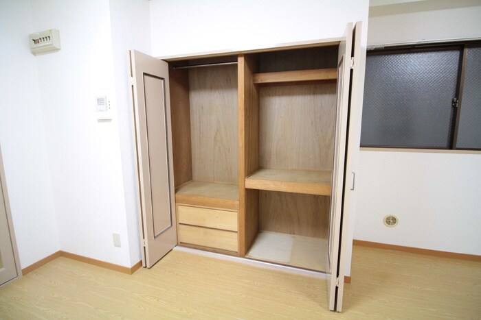 物件内観写真12　(収納)