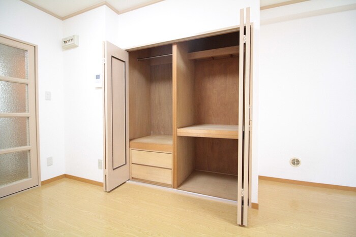 物件内観写真12　(収納)