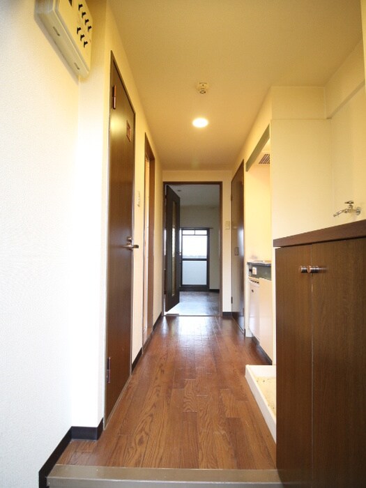 物件内観写真16　(廊下)