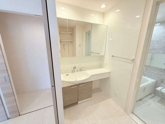 物件内観写真11　(洗面)