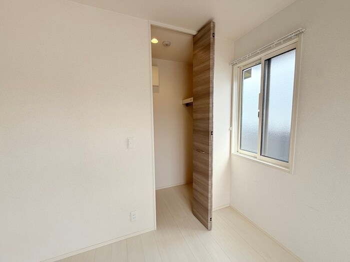 物件内観写真12　(収納)