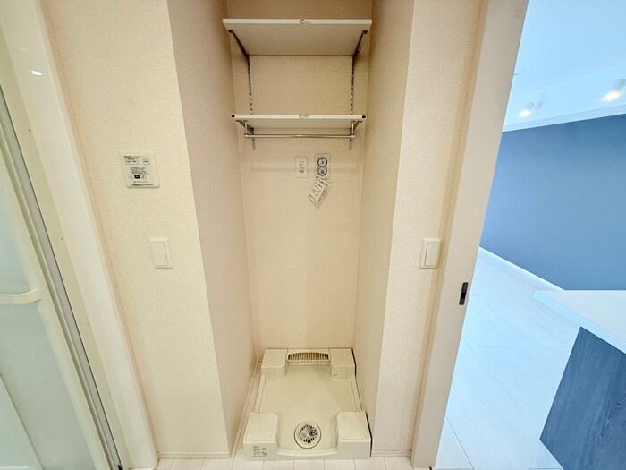 物件内観写真16　(洗濯機置場)