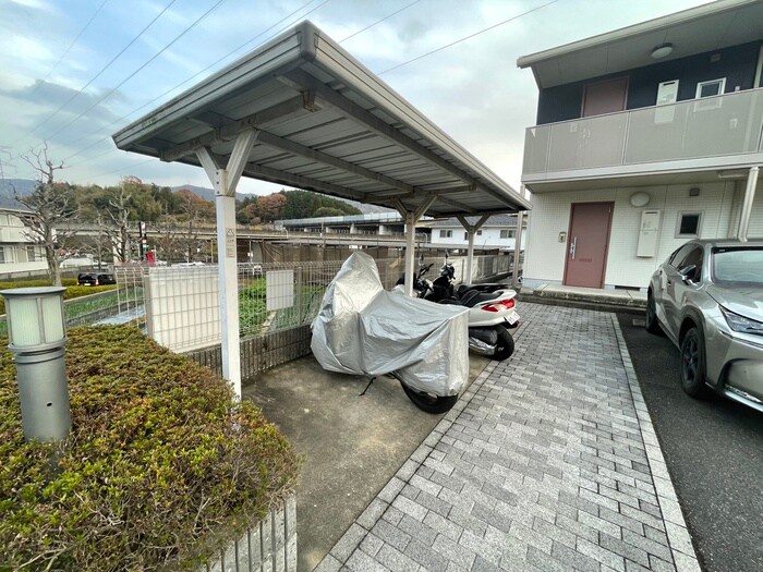 物件外観写真3　(駐輪場)