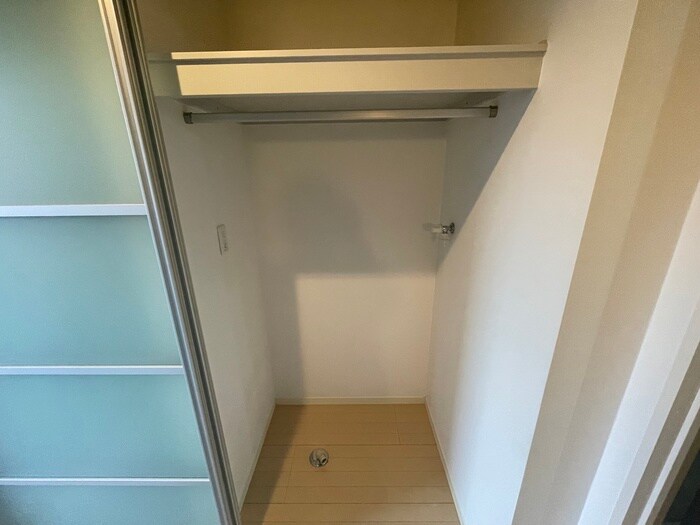 物件内観写真11　(洗濯機置場)