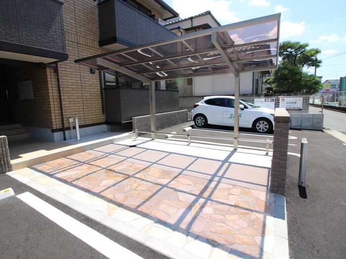 物件外観写真4　(駐輪場)