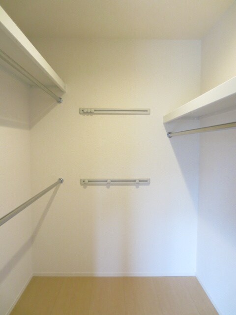 物件内観写真12　(収納)