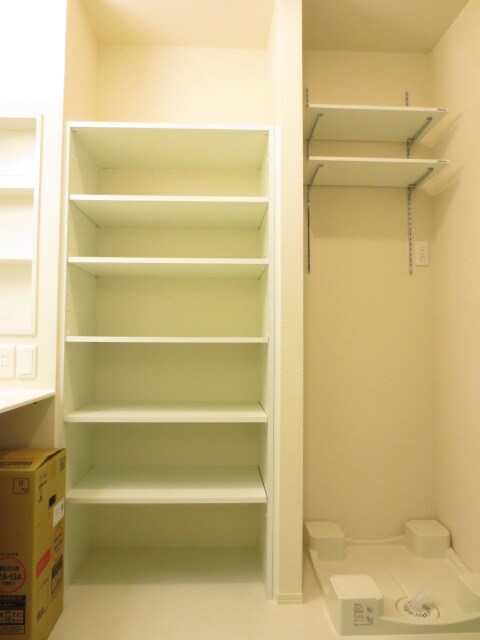 物件内観写真13　(収納)