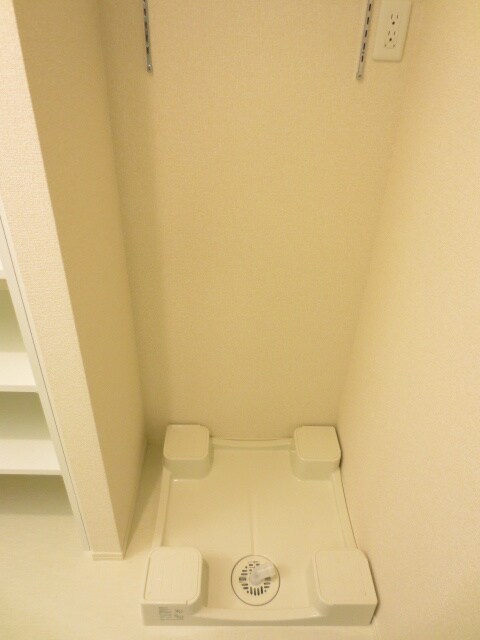 物件内観写真14　(洗濯機置場)