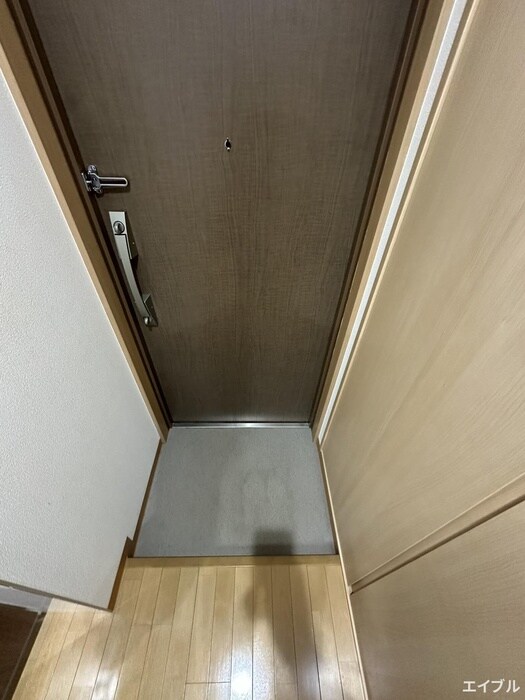 物件内観写真12　(玄関)
