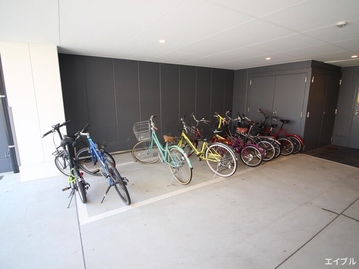 物件外観写真4　(駐輪場)