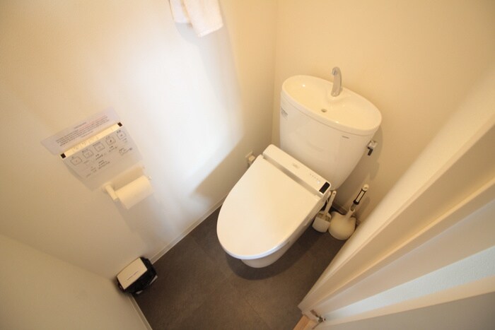 物件内観写真12　(トイレ)