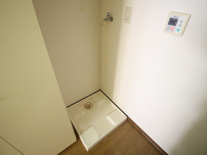 物件内観写真13　(洗濯機置場)