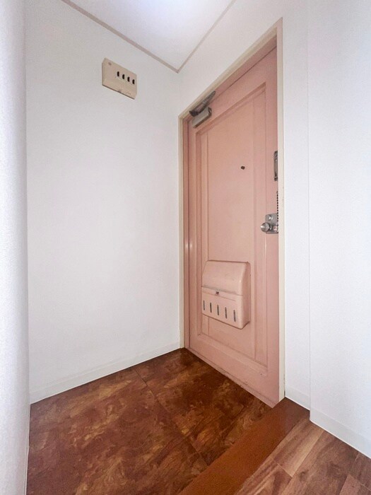 物件内観写真15　(玄関)