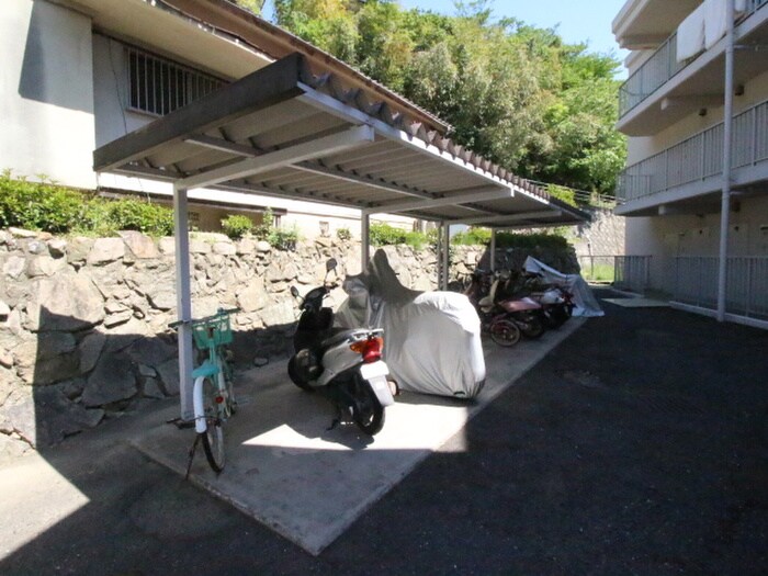 物件外観写真3　(駐輪場)