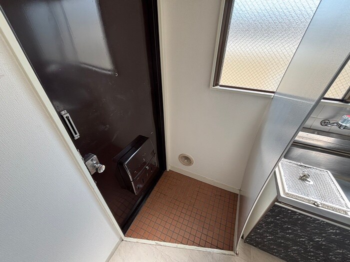 物件内観写真13　(玄関)