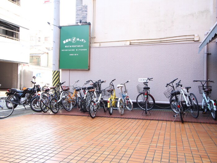 物件外観写真6　(駐輪場)