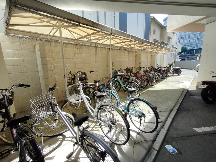 物件外観写真5　(駐輪場)