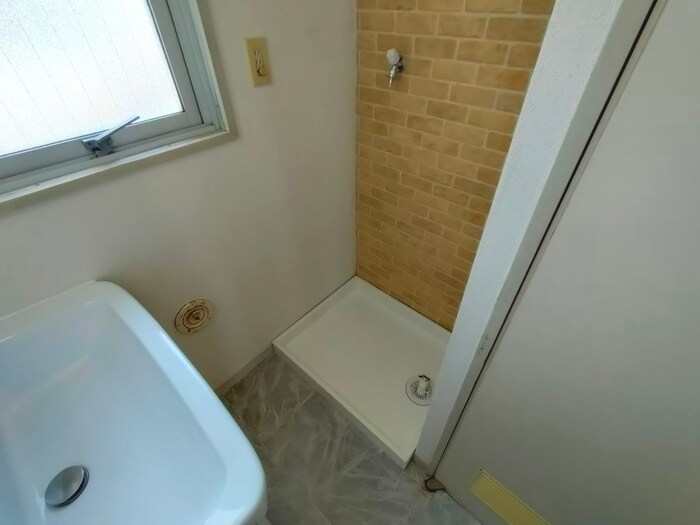 物件内観写真16　(洗濯機置場)