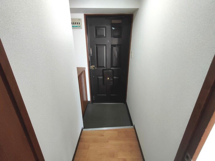 物件内観写真17　(玄関)